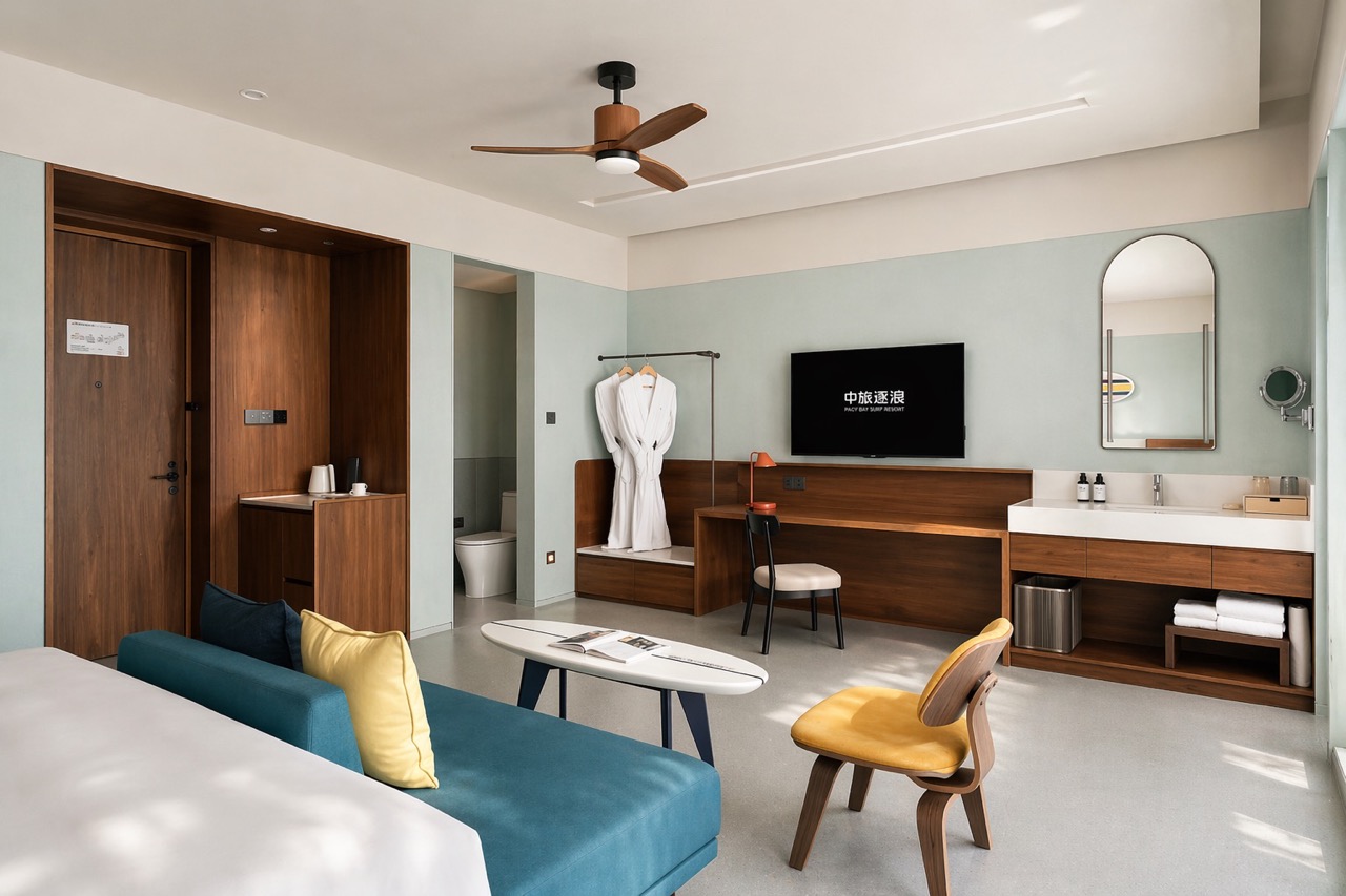 Ocean and Pool View Room